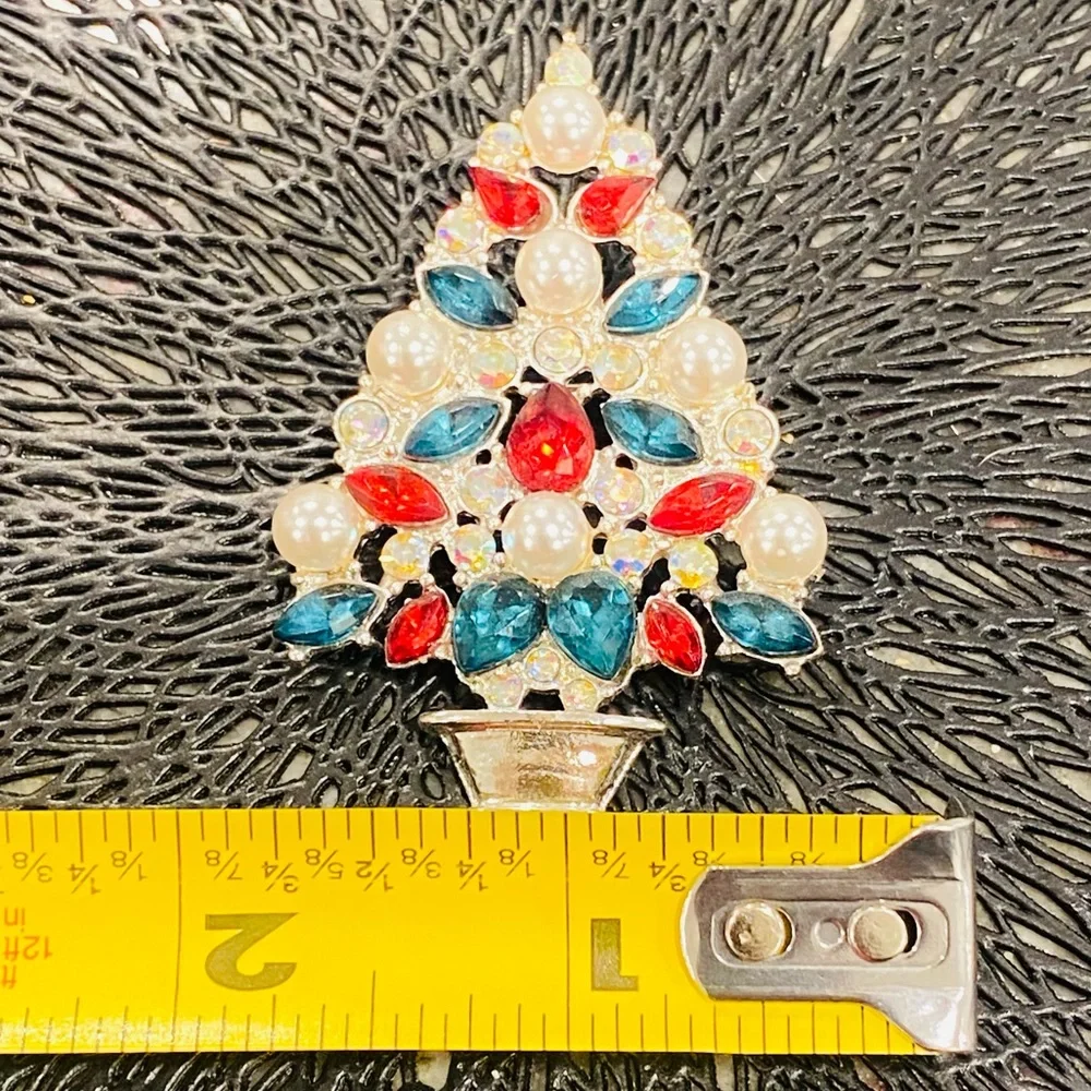 Festive Silver with Red & Blue Rhinestone with Fox Pearls Christmas Tree Brooch - Picture 4 of 4